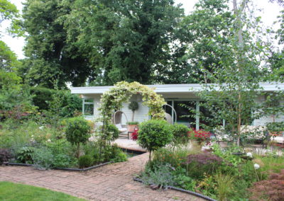 GARDEN CABIN PROJECT inviting hideout